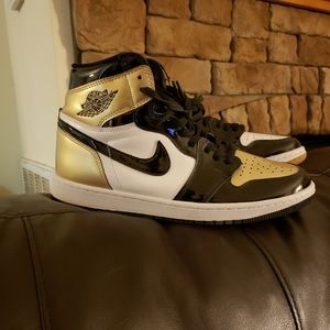 Jordan 1 Gold Toe